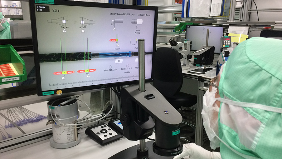 Inspecting medical devices with digital microscope software